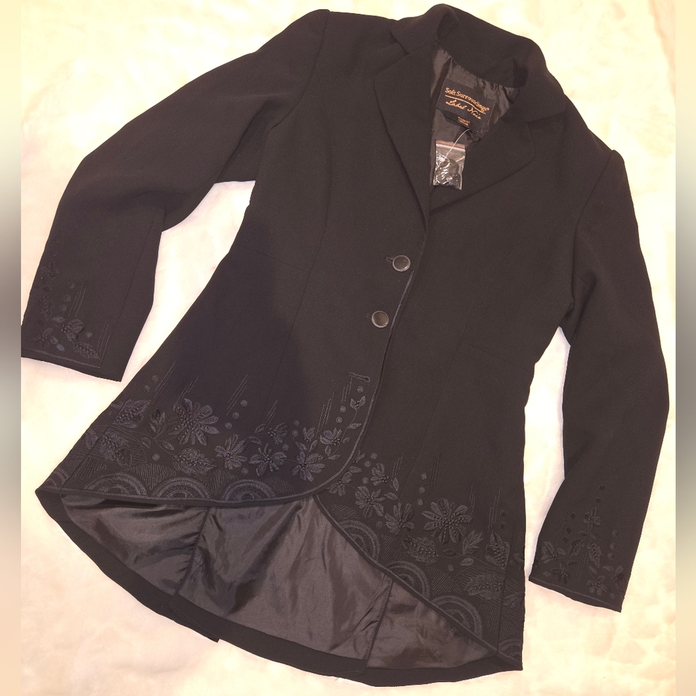NWOT Soft Surroundings Label Noir Embroidered Floral Detail